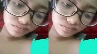 Desi babe flaunts her body on video call