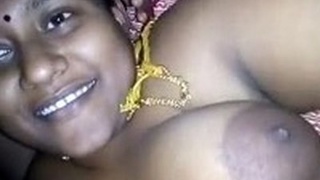 Tamil babe enjoys oral and vaginal sex in a steamy video