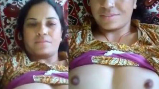 Desi aunt reveals her big boobs and pussy for your viewing pleasure