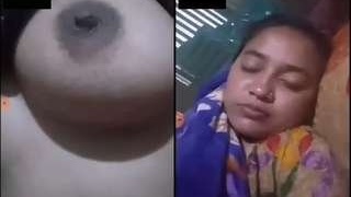 Indian babe flaunts her boobs and pussy on video call
