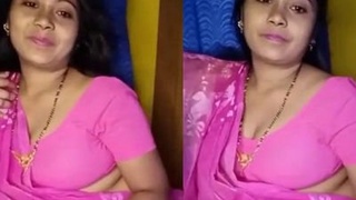 Bhabi with big boobs teases and pleasures on TikTok