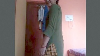 Assamese bhabhi flaunts her boobs and butt