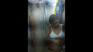 Indian Bhabhi's homemade MMS collection