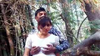 Open-air romance with an Indian girl in a porn video