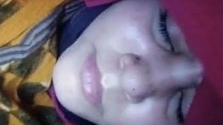 Pakistani Bhabhi indulges in finger play in hot clips