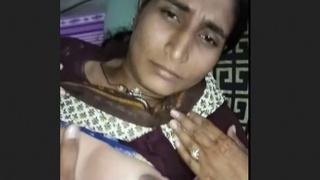 Desi auntie's real sex with clear audio in hindi