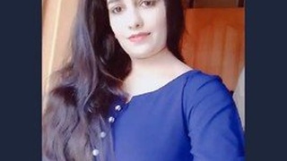 Pakistani Bhabhiji's Cute and Suprisingly Beautiful Video