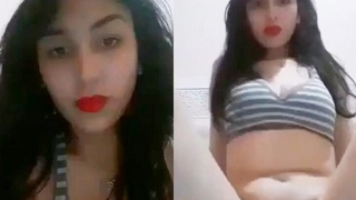 Cute desi girl flaunts her sexy pussy