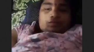 Mature bhabhi shows off her curves in a Maduro oil tanker