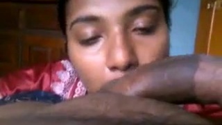 Indian maid in satin nightie gives a blowjob