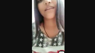 Indian girl flaunts her body in a seductive manner