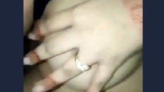 Horny desi beauty teases her boyfriend with GGFF video