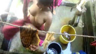 Lucknow sisters enjoy a steamy bath together