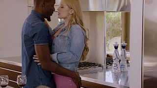 A steamy video of BBC lovers in a thankless summer heat