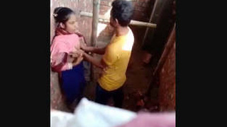 Indian girl gives a secret blowjob to her lover, recorded