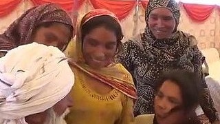 Pakistani Shia Muslim gets naughty in a steamy video