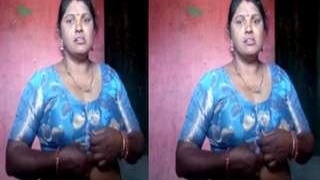 Desi bhabhi's steamy video call with her lover
