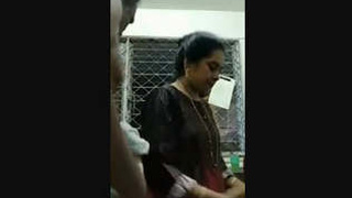 Mature Desi woman gets fucked in video