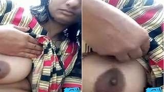 Desi babe flaunts her breasts in a video call
