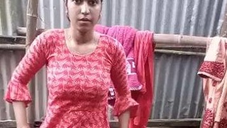 Indo Bangla Kudi's nude selfie and bathing video