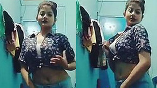 Fleshy belly and sexy shirt: Insta Queen's dance moves