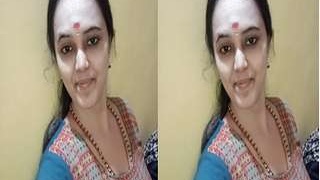 Mommy from South India flaunts her boobs on video call