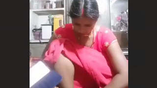 Bhabhi's steamy solo performance for her fans