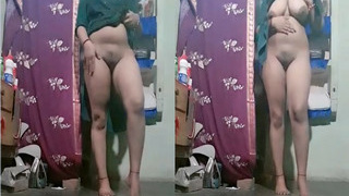 Amateur Indian girl gets naked and shows off her body