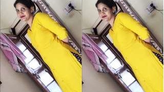 Indian teacher gets fucked hard by her lover in amateur video