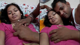 Desi couple exposes their bodies and enjoys oral pleasure