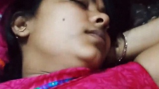 Sari-clad bhabhi in a steamy saree sex video