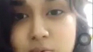 Indian girl in nude video posts solo selfie
