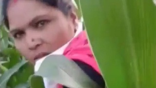 Desi sex tube video of Kamiya Mahila Kamgar's sex in the field