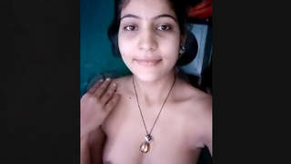 Indian girl flaunts her body in nude selfies