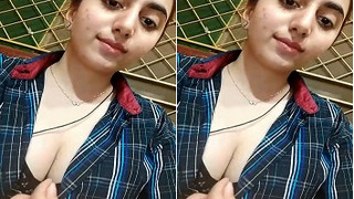 Amateur Pakistani beauty flaunts her big boobs in exclusive video