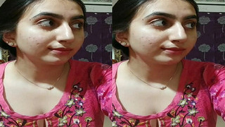 Pakistani amateur shows off her pussy