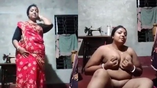 Fatty wife reveals her intimate parts and pleasures herself with her hands