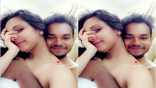 Indian babe with big boobs gives a blowjob