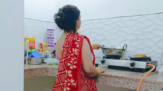 Auntie's big ass takes center stage in kitchen video