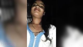 Desi hottie rides a guy in MMS sex movie scandal