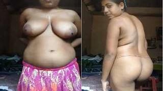 Pretty girl flaunts her naked body part 5