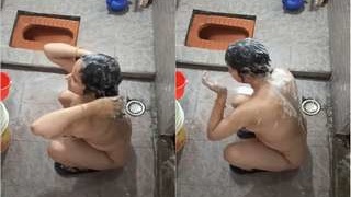 Desi bhabha takes a bath in secret camera footage