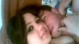 Tunisian prostitute offers sexual services in video