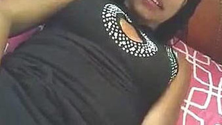 BF exposes his shy girlfriend's pussy in a steamy video