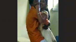The passionate love story of Mallou's lovers in the classroom