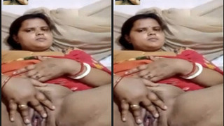 Indian bhabhi's solo masturbation with her sexy boobs