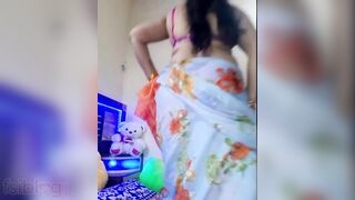 Indian bhabhi flaunts her big boobs and naked body at home