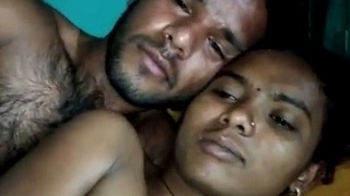 Desi bhabhas indulge in steamy sex scandal