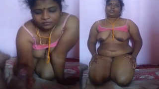 Desi bhabhi gives a hot blowjob in exclusive video