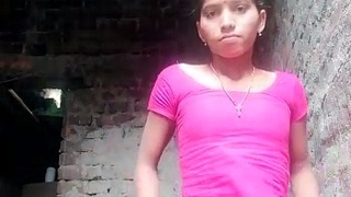 Watch a solo Indian girl in a nude selfie video